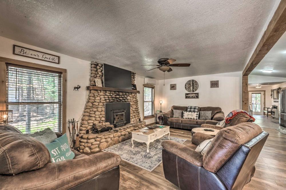 Tranquil Cabin with Stream and Deck Near Dtwn Ruidoso!